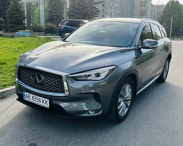 Сірий Інфініті QX50, об'ємом двигуна 2 л та пробігом 82 тис. км за 32700 $, фото 6 на Automoto.ua