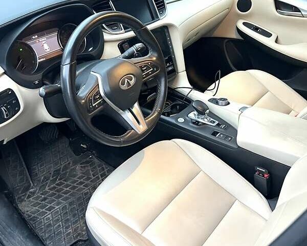 Серый Инфинити QX50, объемом двигателя 2 л и пробегом 93 тыс. км за 26000 $, фото 1 на Automoto.ua