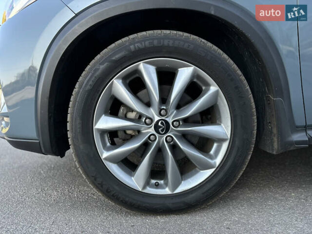 Сірий Інфініті QX50, об'ємом двигуна 2 л та пробігом 89 тис. км за 25900 $, фото 24 на Automoto.ua