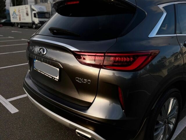 Серый Инфинити QX50, объемом двигателя 2 л и пробегом 18 тыс. км за 27500 $, фото 7 на Automoto.ua