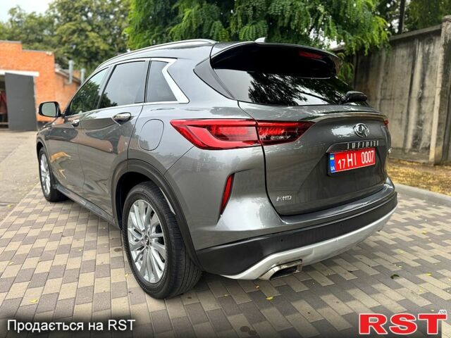 Серый Инфинити QX50, объемом двигателя 2 л и пробегом 47 тыс. км за 27000 $, фото 2 на Automoto.ua