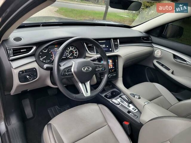 Серый Инфинити QX50, объемом двигателя 2 л и пробегом 51 тыс. км за 24500 $, фото 12 на Automoto.ua