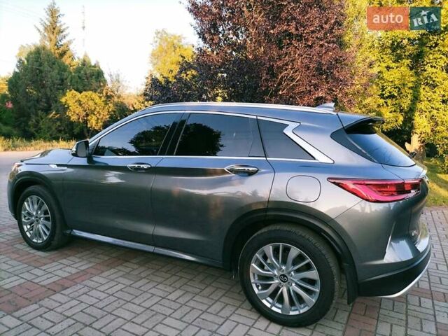 Сірий Інфініті QX50, об'ємом двигуна 2 л та пробігом 12 тис. км за 29500 $, фото 4 на Automoto.ua