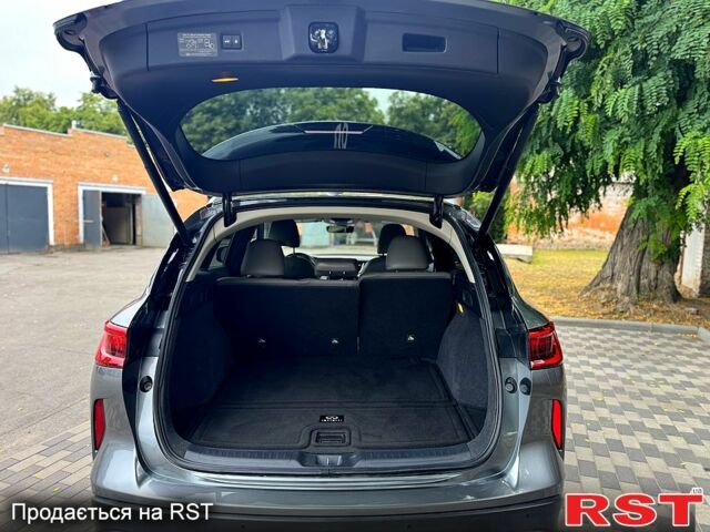 Серый Инфинити QX50, объемом двигателя 2 л и пробегом 47 тыс. км за 27000 $, фото 6 на Automoto.ua