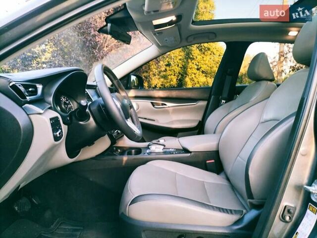 Сірий Інфініті QX50, об'ємом двигуна 2 л та пробігом 12 тис. км за 29500 $, фото 16 на Automoto.ua