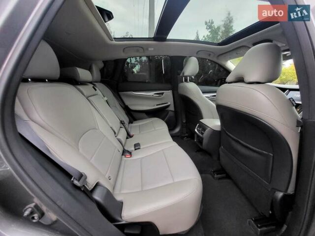 Серый Инфинити QX50, объемом двигателя 2 л и пробегом 51 тыс. км за 24500 $, фото 14 на Automoto.ua