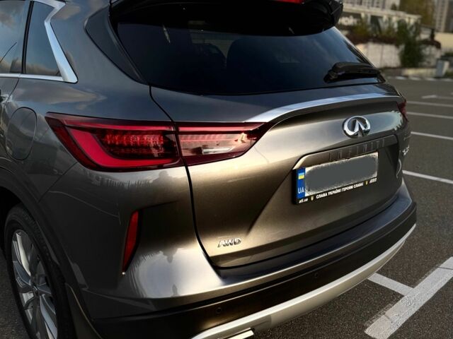 Серый Инфинити QX50, объемом двигателя 2 л и пробегом 18 тыс. км за 27500 $, фото 8 на Automoto.ua