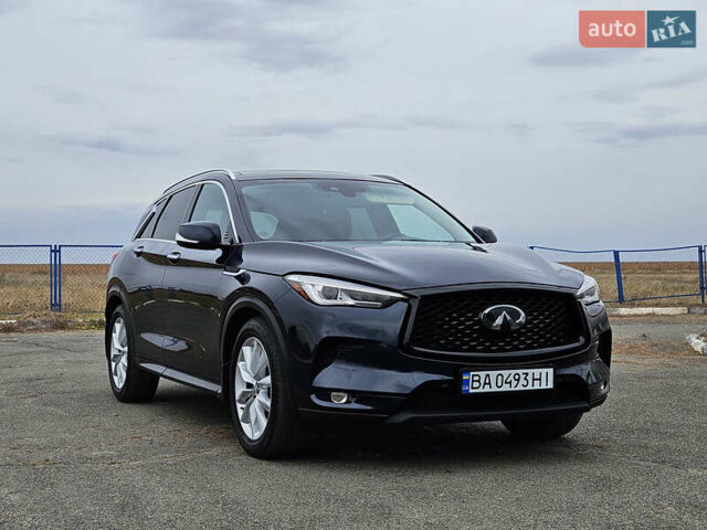 Синий Инфинити QX50, объемом двигателя 2 л и пробегом 136 тыс. км за 20900 $, фото 1 на Automoto.ua