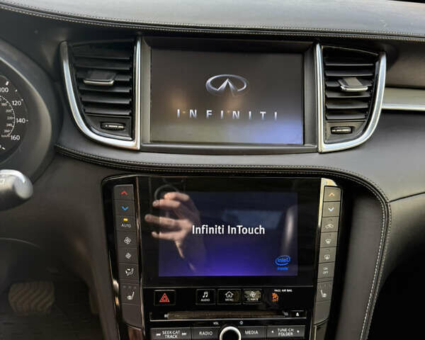 Синій Інфініті QX50, об'ємом двигуна 2 л та пробігом 18 тис. км за 30000 $, фото 23 на Automoto.ua