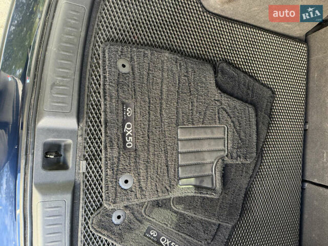 Синій Інфініті QX50, об'ємом двигуна 2 л та пробігом 18 тис. км за 30000 $, фото 30 на Automoto.ua