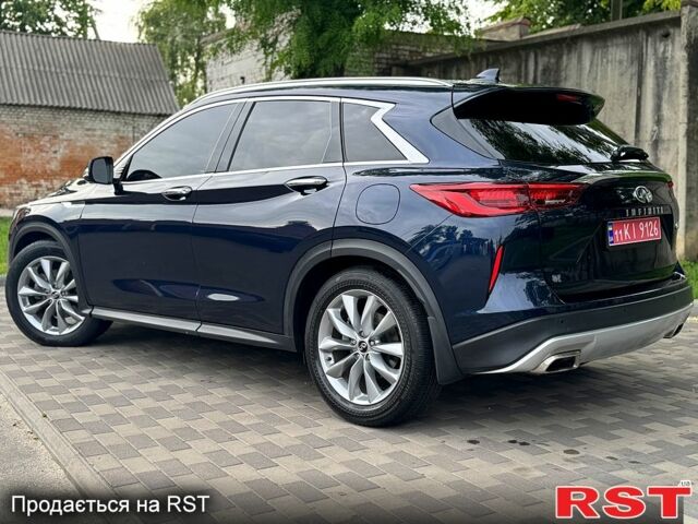 Синій Інфініті QX50, об'ємом двигуна 2 л та пробігом 57 тис. км за 19950 $, фото 2 на Automoto.ua