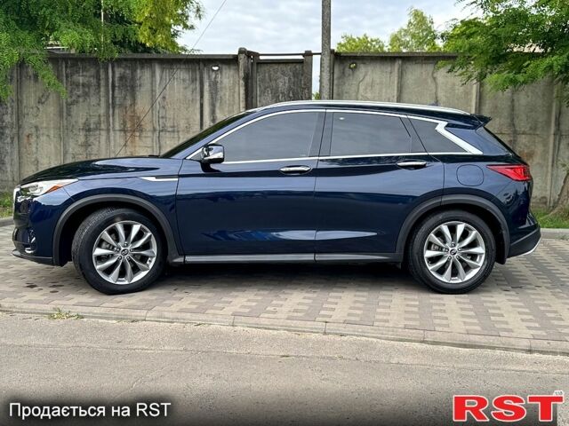 Синій Інфініті QX50, об'ємом двигуна 2 л та пробігом 57 тис. км за 19950 $, фото 1 на Automoto.ua