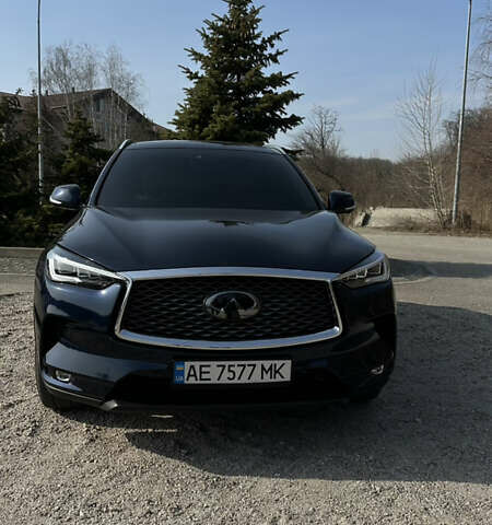 Синій Інфініті QX50, об'ємом двигуна 2 л та пробігом 103 тис. км за 29500 $, фото 1 на Automoto.ua