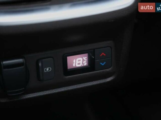 Синий Инфинити QX50, объемом двигателя 1.99 л и пробегом 43 тыс. км за 26000 $, фото 21 на Automoto.ua