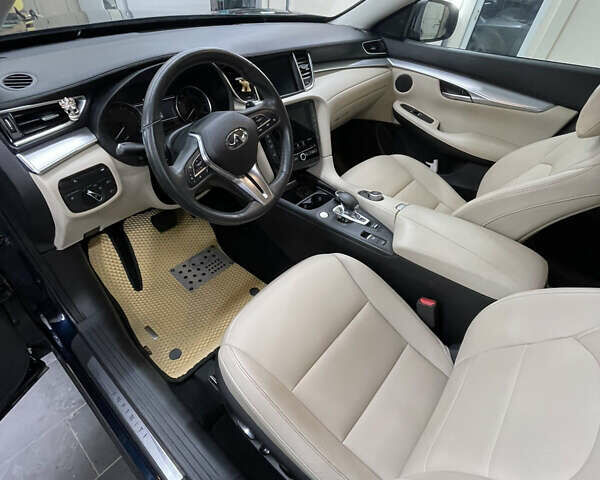 Синий Инфинити QX50, объемом двигателя 2 л и пробегом 17 тыс. км за 28000 $, фото 4 на Automoto.ua