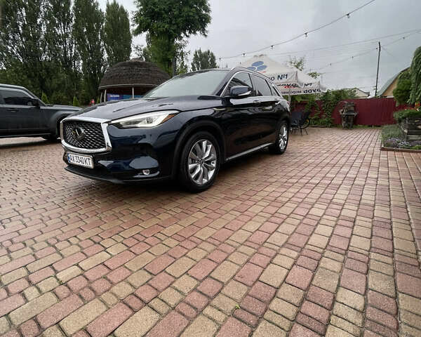 Синий Инфинити QX50, объемом двигателя 2 л и пробегом 17 тыс. км за 28000 $, фото 1 на Automoto.ua