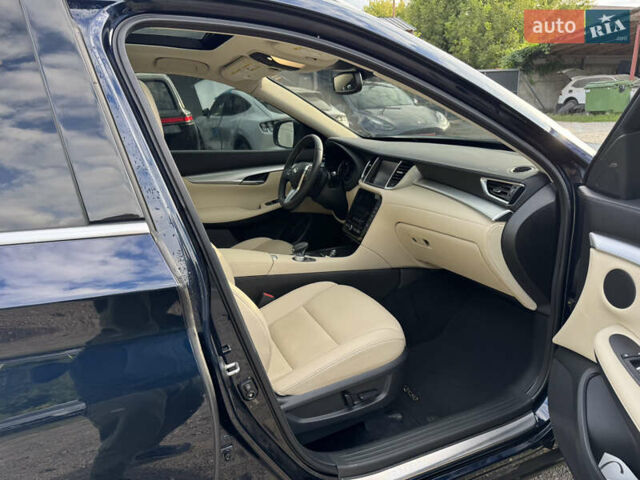 Синій Інфініті QX50, об'ємом двигуна 2 л та пробігом 45 тис. км за 17900 $, фото 44 на Automoto.ua