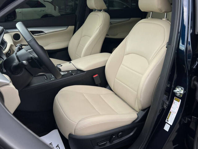 Синій Інфініті QX50, об'ємом двигуна 2 л та пробігом 11 тис. км за 38500 $, фото 4 на Automoto.ua