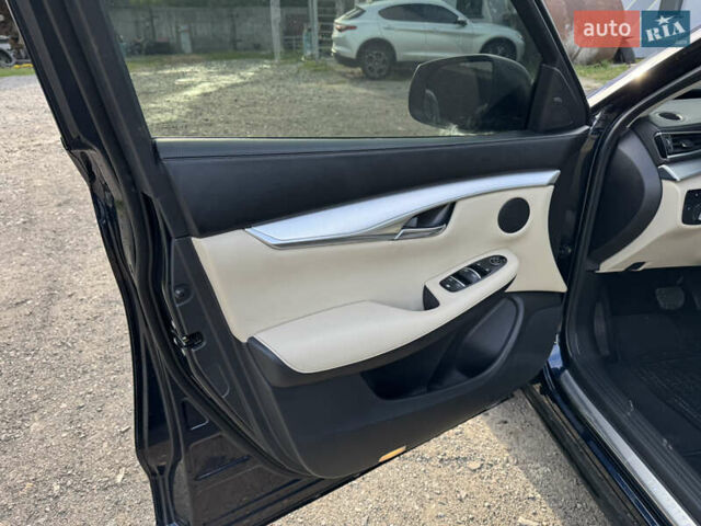 Синій Інфініті QX50, об'ємом двигуна 2 л та пробігом 45 тис. км за 17900 $, фото 17 на Automoto.ua