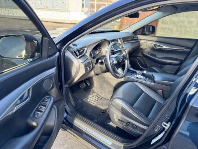 Синій Інфініті QX50, об'ємом двигуна 2 л та пробігом 58 тис. км за 17900 $, фото 5 на Automoto.ua
