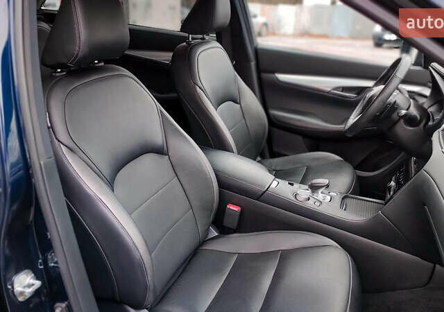 Синий Инфинити QX50, объемом двигателя 2 л и пробегом 60 тыс. км за 33500 $, фото 2 на Automoto.ua