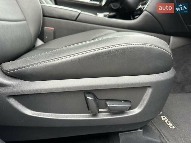 Синий Инфинити QX50, объемом двигателя 2 л и пробегом 65 тыс. км за 21000 $, фото 14 на Automoto.ua