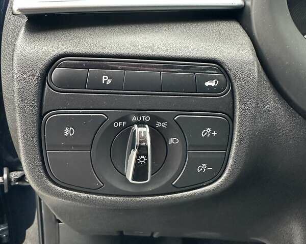 Синий Инфинити QX50, объемом двигателя 2 л и пробегом 65 тыс. км за 21000 $, фото 28 на Automoto.ua