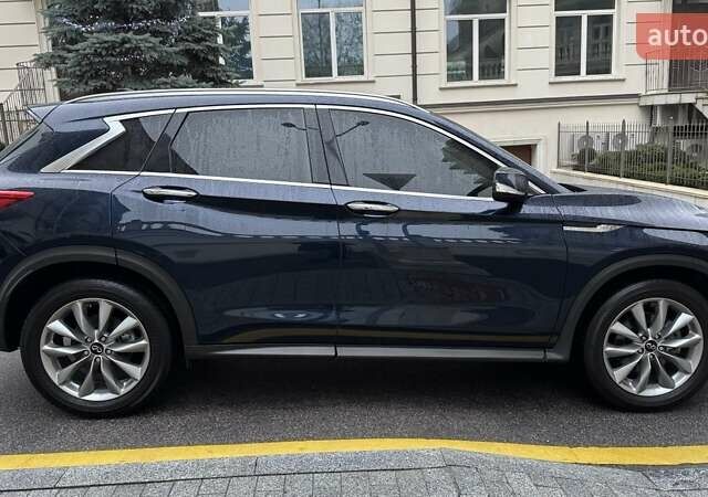 Синий Инфинити QX50, объемом двигателя 2 л и пробегом 37 тыс. км за 25300 $, фото 4 на Automoto.ua
