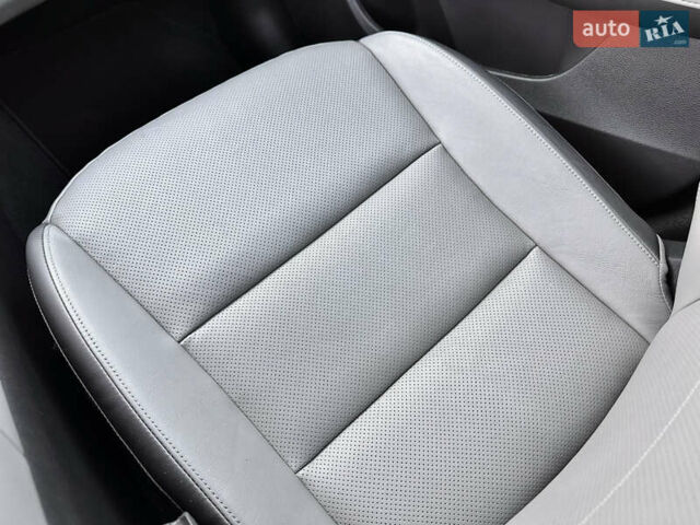 Синий Инфинити QX50, объемом двигателя 2 л и пробегом 16 тыс. км за 31900 $, фото 31 на Automoto.ua