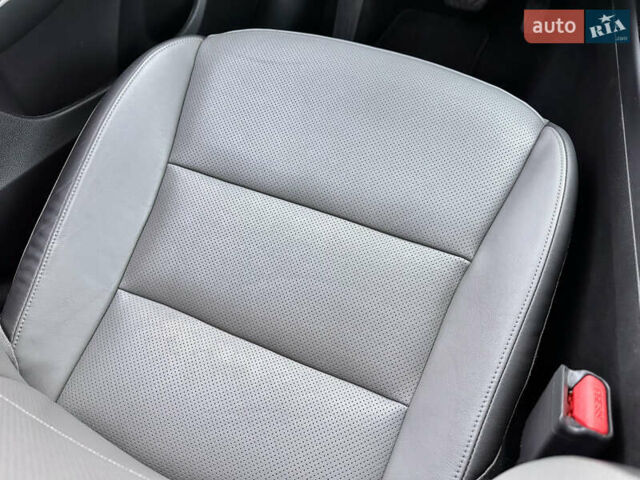 Синий Инфинити QX50, объемом двигателя 2 л и пробегом 16 тыс. км за 31900 $, фото 29 на Automoto.ua