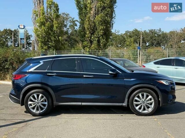 Синий Инфинити QX50, объемом двигателя 1.99 л и пробегом 77 тыс. км за 25999 $, фото 3 на Automoto.ua