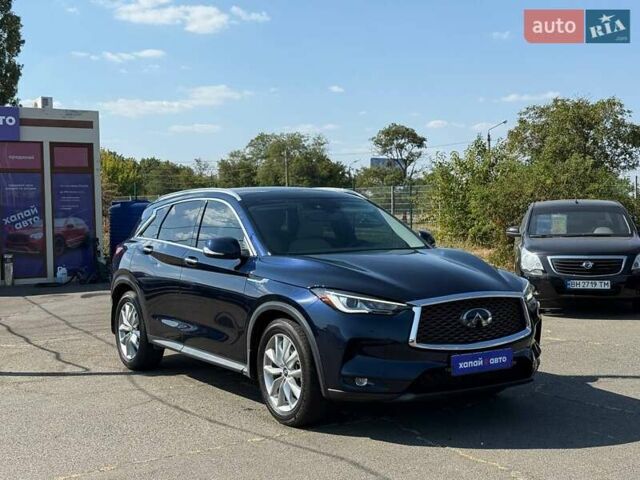 Синий Инфинити QX50, объемом двигателя 1.99 л и пробегом 77 тыс. км за 25999 $, фото 2 на Automoto.ua