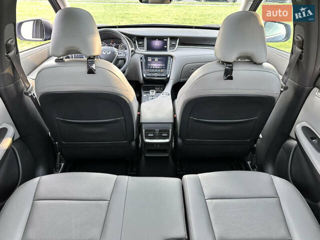 Синий Инфинити QX50, объемом двигателя 2 л и пробегом 16 тыс. км за 31900 $, фото 35 на Automoto.ua
