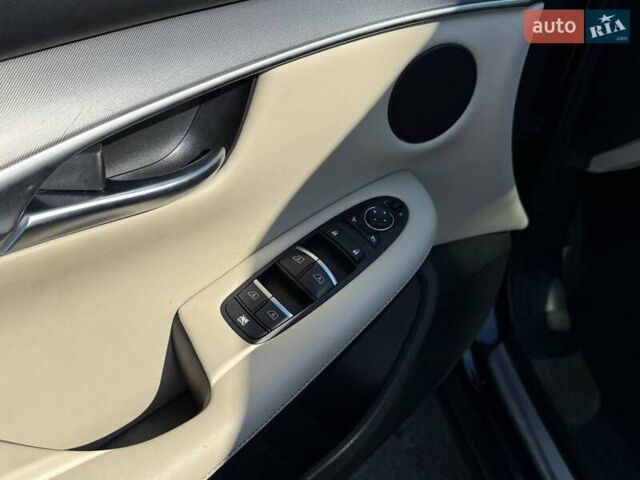 Синий Инфинити QX50, объемом двигателя 1.99 л и пробегом 77 тыс. км за 25999 $, фото 12 на Automoto.ua
