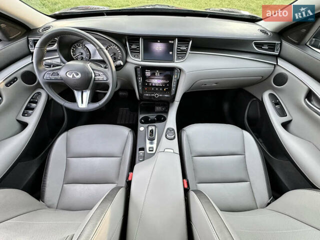 Синий Инфинити QX50, объемом двигателя 2 л и пробегом 16 тыс. км за 31900 $, фото 30 на Automoto.ua