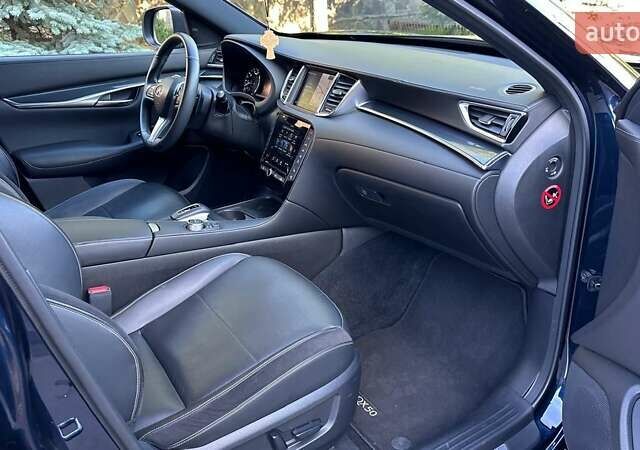 Синий Инфинити QX50, объемом двигателя 2 л и пробегом 19 тыс. км за 49000 $, фото 12 на Automoto.ua
