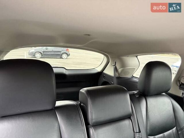 Белый Инфинити QX60, объемом двигателя 2.5 л и пробегом 251 тыс. км за 14500 $, фото 10 на Automoto.ua