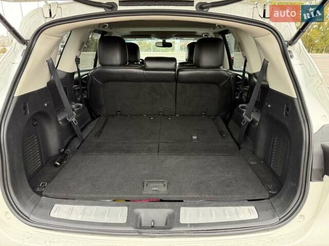 Белый Инфинити QX60, объемом двигателя 2.5 л и пробегом 251 тыс. км за 14500 $, фото 7 на Automoto.ua