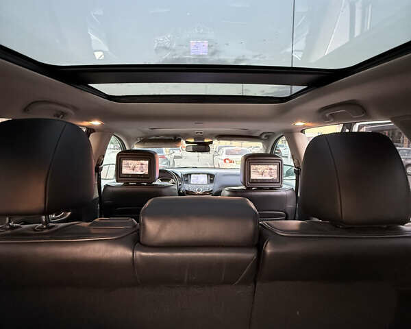 Белый Инфинити QX60, объемом двигателя 2.5 л и пробегом 188 тыс. км за 17000 $, фото 2 на Automoto.ua