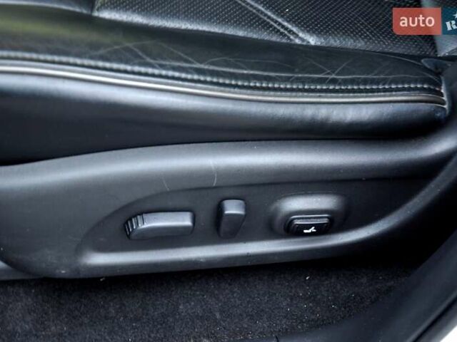 Білий Інфініті QX60, об'ємом двигуна 2.49 л та пробігом 180 тис. км за 9500 $, фото 19 на Automoto.ua