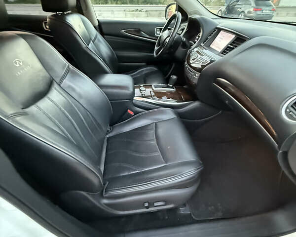 Белый Инфинити QX60, объемом двигателя 2.5 л и пробегом 188 тыс. км за 17000 $, фото 22 на Automoto.ua