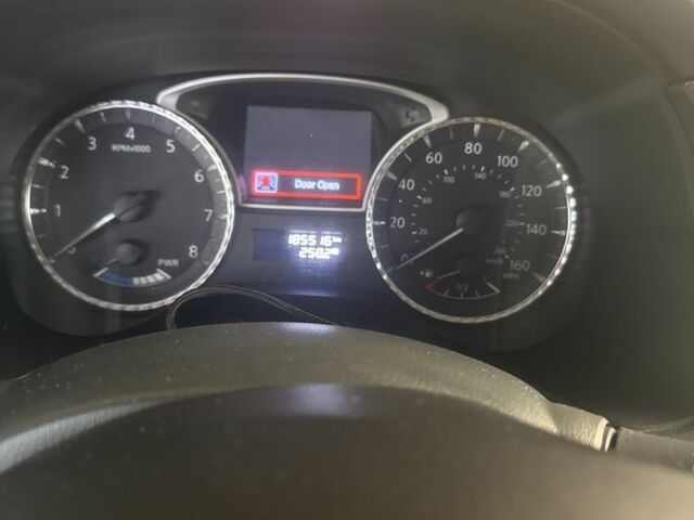 Белый Инфинити QX60, объемом двигателя 2.5 л и пробегом 186 тыс. км за 10900 $, фото 2 на Automoto.ua