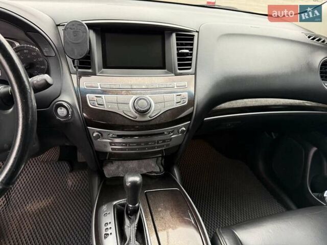 Белый Инфинити QX60, объемом двигателя 2.5 л и пробегом 251 тыс. км за 14500 $, фото 9 на Automoto.ua