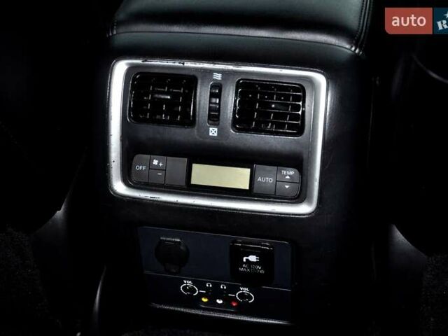 Білий Інфініті QX60, об'ємом двигуна 2.49 л та пробігом 180 тис. км за 9500 $, фото 30 на Automoto.ua