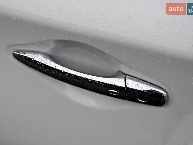 Білий Інфініті QX60, об'ємом двигуна 2.49 л та пробігом 180 тис. км за 9500 $, фото 14 на Automoto.ua