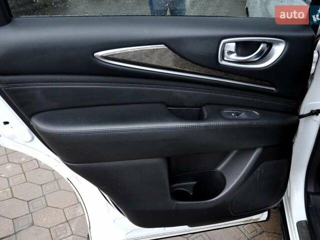 Білий Інфініті QX60, об'ємом двигуна 2.49 л та пробігом 180 тис. км за 9500 $, фото 20 на Automoto.ua