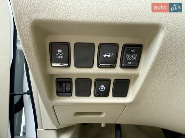 Белый Инфинити QX60, объемом двигателя 2.5 л и пробегом 219 тыс. км за 14450 $, фото 30 на Automoto.ua