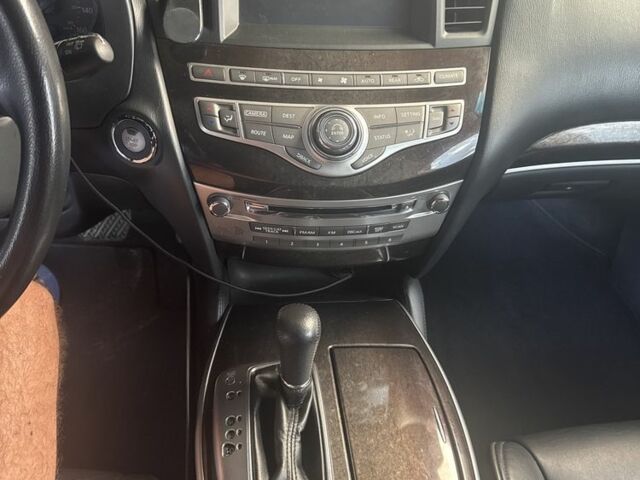 Белый Инфинити QX60, объемом двигателя 2.5 л и пробегом 186 тыс. км за 10900 $, фото 3 на Automoto.ua