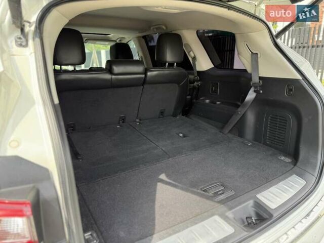 Білий Інфініті QX60, об'ємом двигуна 3.5 л та пробігом 260 тис. км за 13100 $, фото 32 на Automoto.ua
