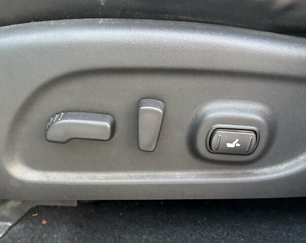 Белый Инфинити QX60, объемом двигателя 2.5 л и пробегом 188 тыс. км за 17000 $, фото 19 на Automoto.ua